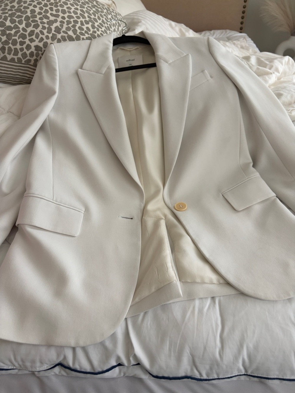 Wilfred Off-White Single-Button Blazer